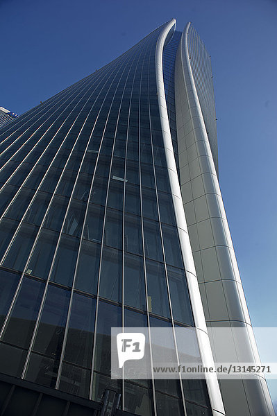 Europa. Italien. Lombardei. Mailand. Wolkenkratzer im Stadtteil Citylife  Torre Hadid (185 m)  entworfen von Zaha Hadid  Spitzname: Storto