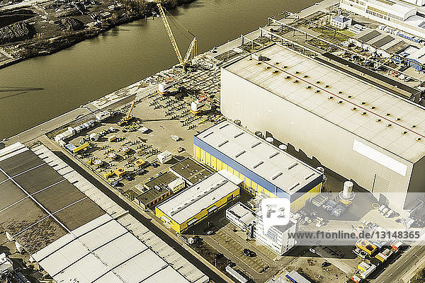 Luftaufnahme der Hafenindustrie  Bremerhaven  Bremen  Deutschland