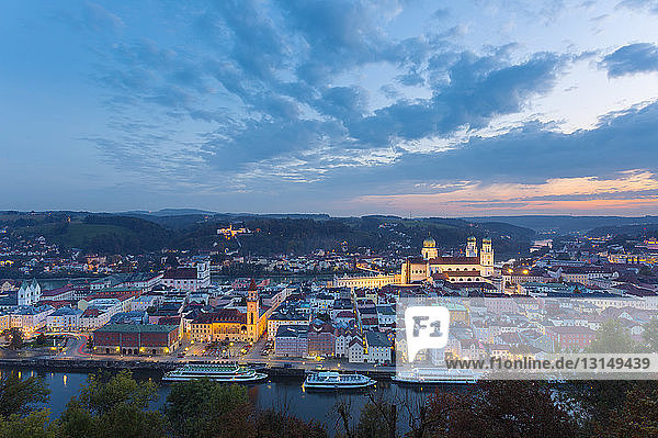Luftaufnahme der Stadt  Passau  Bayern  Deutschland
