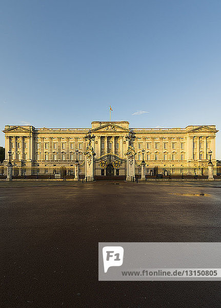 Buckingham Palace  London  England  UK