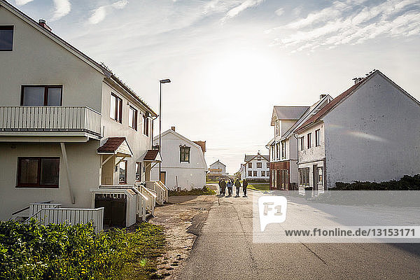 Häuser und Straße  Andenes  Norwegen