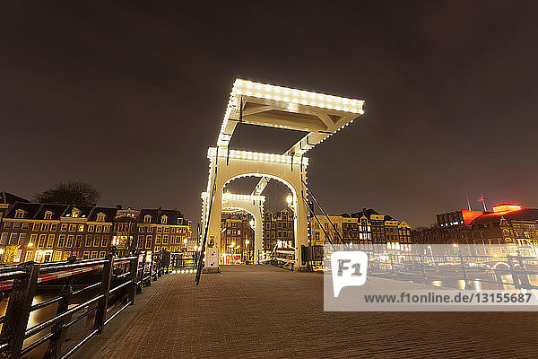 Magere Brug (Schlanke Brücke)  Amsterdam  Niederlande