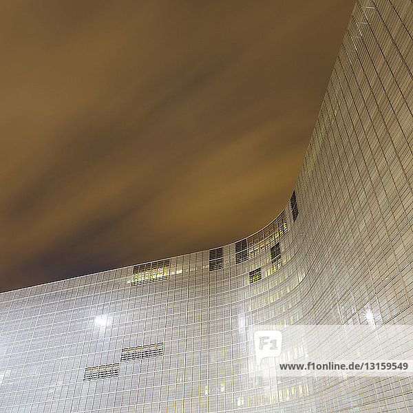 Das Berlaymont-Büro der Europäischen Kommission bei Nacht  Brüssel  Belgien