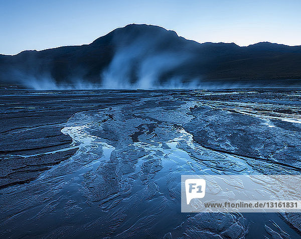 El Tatio-Geysire vor der Morgendämmerung Atacama-Wüste El Norte Grande Chile