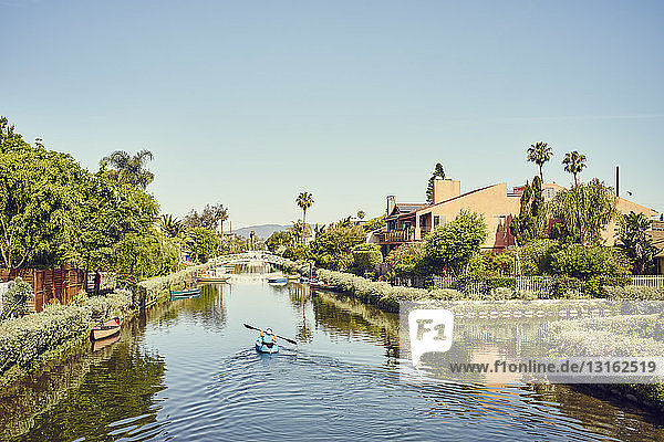 Kanufahrer auf dem Venedig-Kanal  Los Angeles  Kalifornien