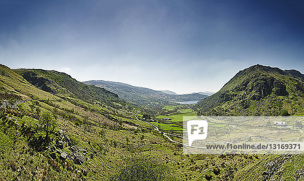 Landschaft von Snowdonia  Blick Richtung Llyn Gwynant  Wales