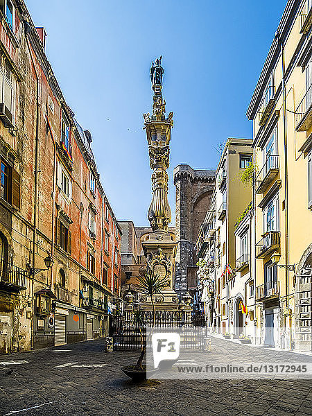 Italien  Kampanien  Neapel  Obelisco di San Gennaro auf der Piazza Sisto Riario Sforza