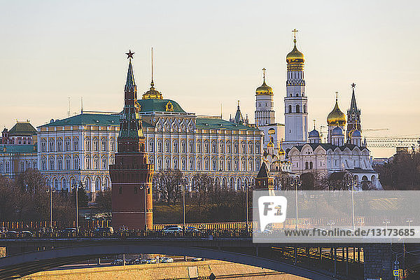 Russland  Moskau  Kreml bei Sonnenaufgang