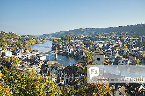 Schweiz  Kanton Schaffhausen  Schaffhausen  Blick auf Altstadt und Rhein