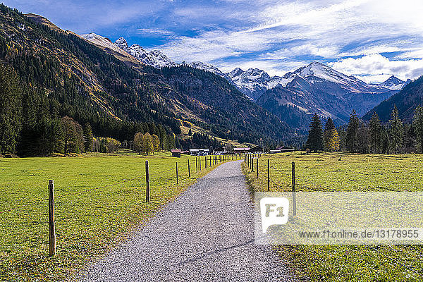 Deutschland  Bayern  Oberallgäu  Allgäuer Alpen  Stillachtal  Wanderweg