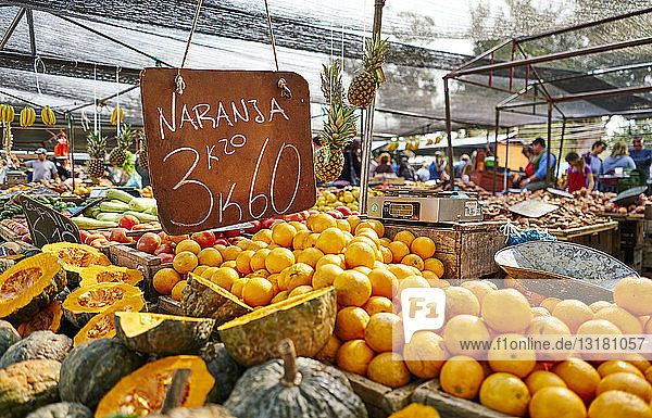 Uruguay Montevideo Obst auf einem Markt