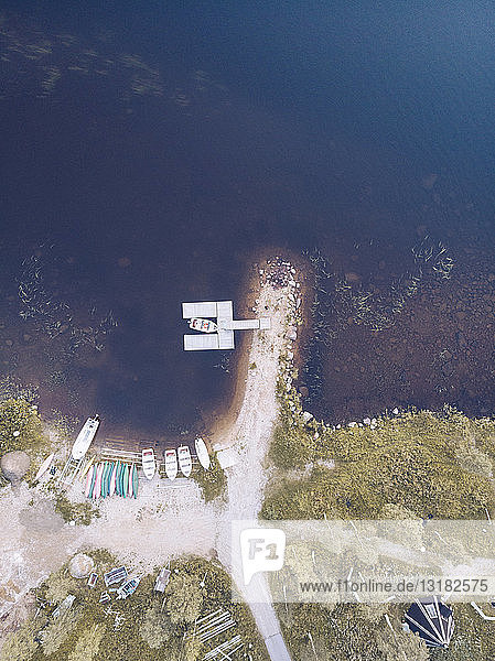 Jetty am Inari-See  Finnland  Drohnenansicht