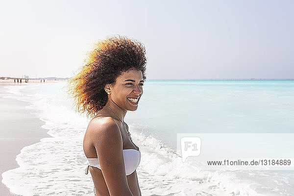 Young woman on the beach  portrait