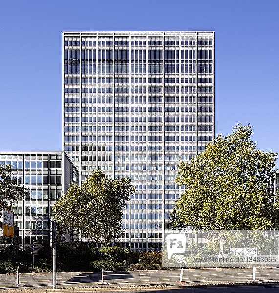 Rheinstahlhaus  Büroturm des ThyssenKrupp Konzerns  Essen  Ruhrgebiet  Nordrhein-Westfalen  Deutschland  Europa
