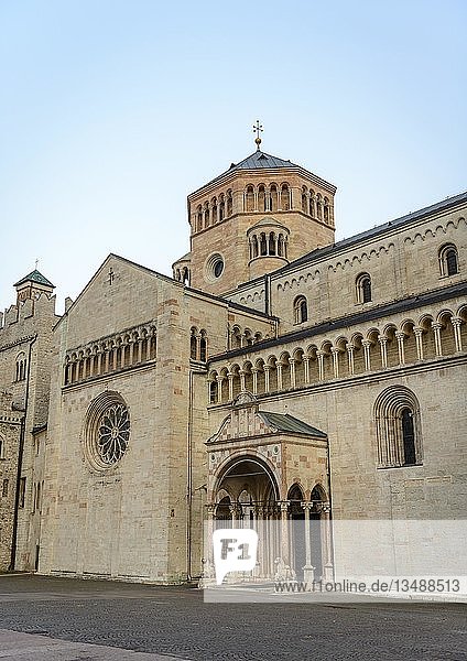 Cathedral Square  Cathedral of Trento  Cattedrale di San Vigilio  Old Town  Trento  Trentino  South Tyrol  Italy  Europe