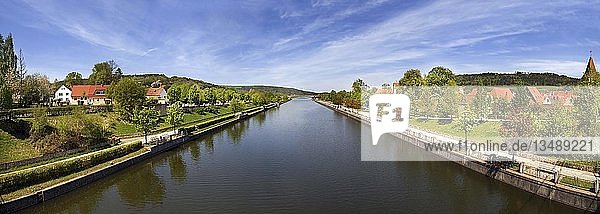 Rhein-Main-Donau-Kanal bei Berching  Oberpfalz  Bayern  Deutschland  Europa