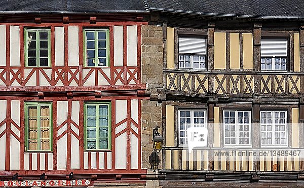 Fachwerkhäuser  Fassaden  historische Altstadt  Tréguier  Côtes-d'Armor  Bretagne  Frankreich  Europa
