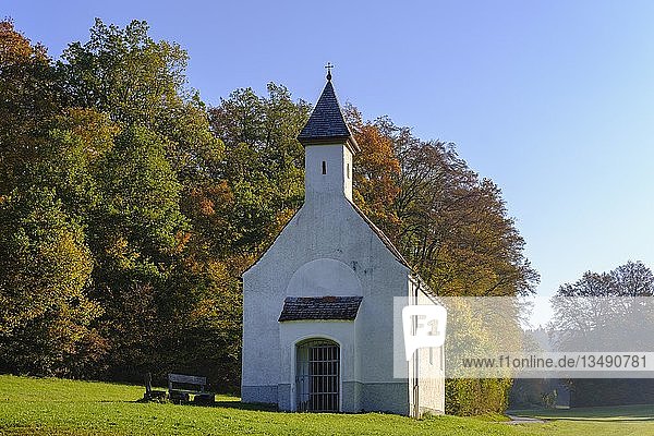 Kapelle St. Ulrich im MÃ¼hltal  Isartal  bei StraÃŸlach-Dingharting  Oberbayern  Bayern  Deutschland  Europa