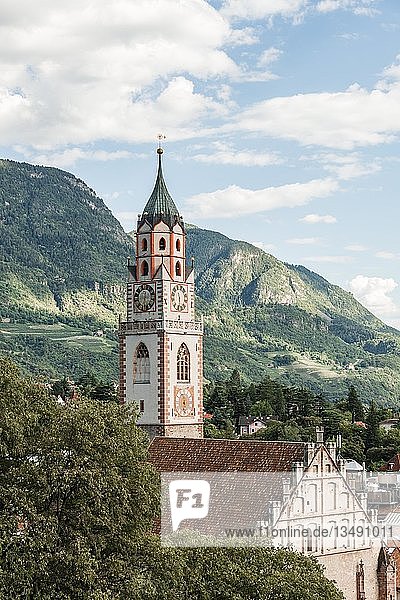 Pfarrkirche St. Nikolaus  Parrocchia San NicolÃ²  Altstadt  Meran  Trentino  Südtirol  Italien  Europa