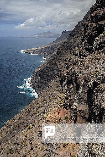 Ausblick vom Mirador de Balcon auf Steilküste bei La Aldea de San Nicolas de Tolentino Gran Canaria Kanarische Inseln Spanien Europa