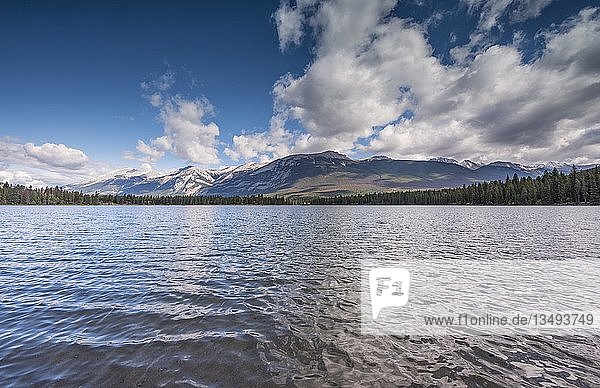 Panoramablick über den Edith Lake  Jasper National Park  Rocky Mountains  Alberta  Kanada  Nordamerika
