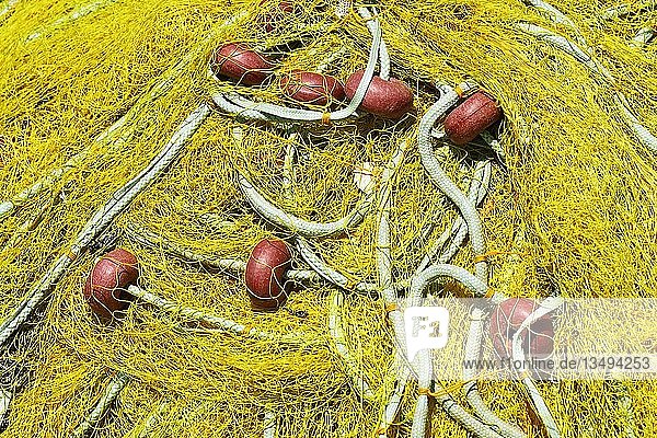 Gelbes Fischernetz  Detail  alter Hafen  Elounda  Kreta  Griechenland  Europa