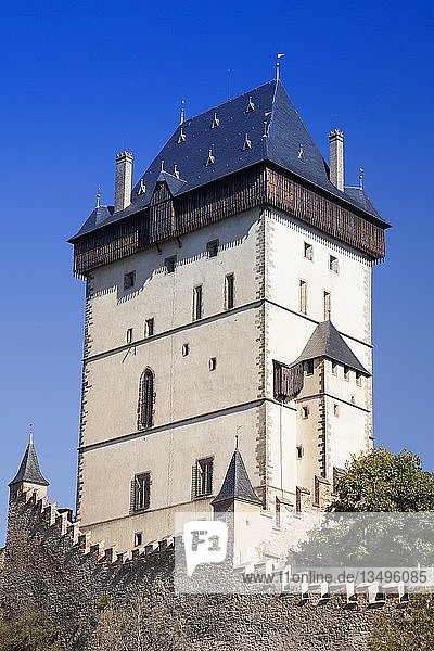 Turm der Burg Karl?tejn  KarlÃ¶tejn  Karlstein  Tschechische Republik  Europa