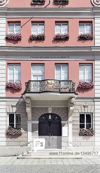 Haus der Großen Gilde auf dem Markt  Memmingen  Schwaben  Bayern  Deutschland  Europa