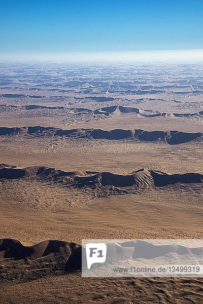 Luftaufnahme  Sanddünen in der Namib-Wüste  Namibia  Afrika