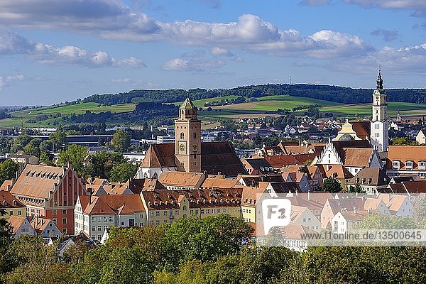 Altstadt mit LiebfrauenmÃ¼nster und Kloster Heilig Kreuz  DonauwÃ¶rth  Landkreis Donau-Ries  Schwaben  Bayern  Deutschland  Europa