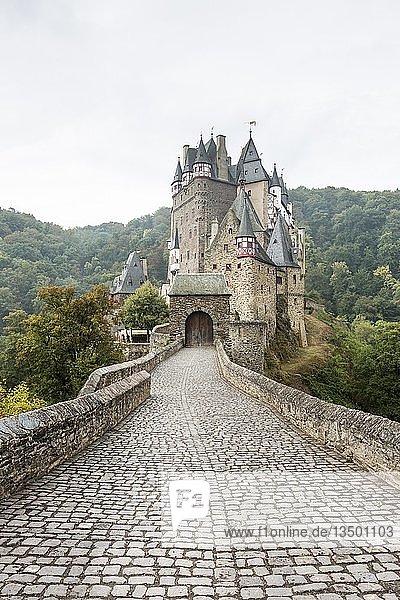 Burg Eltz  Ganerbenburg  Münstermaifeld  Wierschem  Mosel  Rheinland Pfalz  Deutschland  Europa