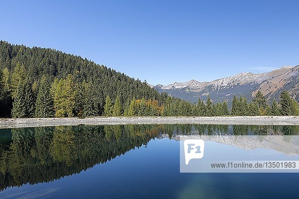 Wasserspeicher für die Beschneiung der Skipisten am Grubigstein Lermoos Tirol Österreich Europa
