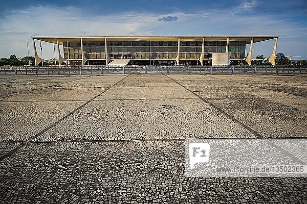 PalÃ¡cio do Planalto  offizieller Arbeitsplatz des PrÃ?sidenten der Republik Brasilien  gilt als Sitz der Regierung  Architekt Oscar Niemeyer  BrasÃlia  Distrikt Federal  Brasilien  SÃ?damerika