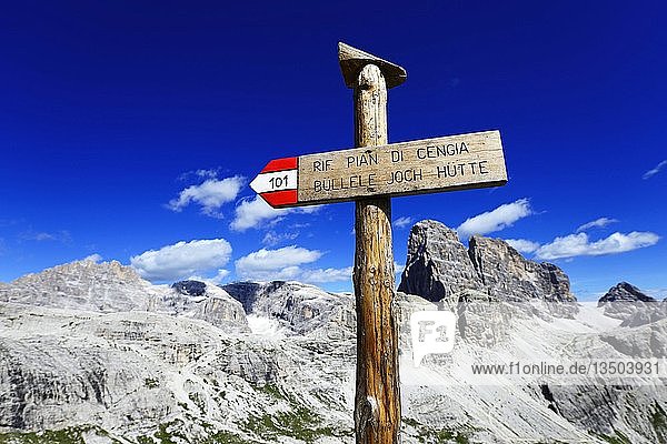 Schild  Wanderweg 101 bei der Büllele-Joch-Hütte  Sextner Dolomiten  Hochpustertal  Südtirol  Italien  Europa