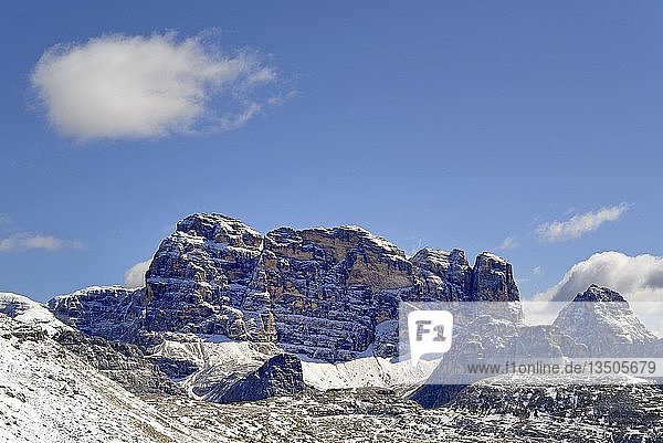 Blick zum Passportenkofel  Sextner Dolomiten  Provinz Belluno  Provinz Südtirol  Südtirol  Italien  Europa