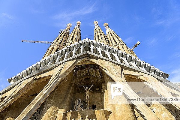 Türme der Kirche Sagrada Familia  Architekt Antonio Gaudi  Barcelona  Katalonien  Spanien  Europa