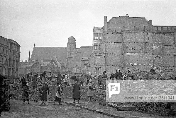 Beseitigung der Trümmer und Bergung von Baumaterialien 1947 Schlossgasse Leipzig Sachsen DDR Deutschland Europa
