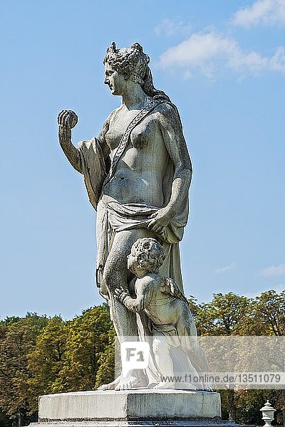 Venus  Steinfigur des römischen Anton Boos  Schloss Nymphenburg  München  Oberbayern  Bayern  Deutschland  Europa