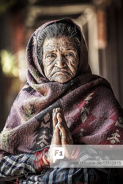 Alte Frau Bandipur Kathmandu Tal Nepal Asien