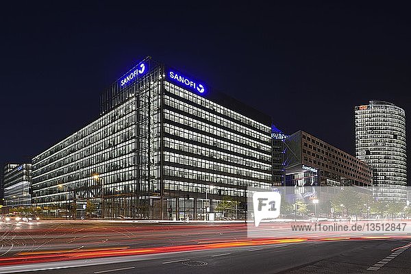 Hauptgebäude des Sony Centers am Potsdamer Platz abends Mitte Berlin Berlin Deutschland Europa