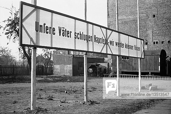 Propaganda Unsere Väter schlugen Napoleon wir werden Adenauer besiegen 1960 Leipzig Sachsen DDR Deutschland Europa