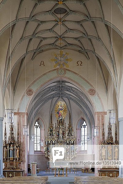 Altarraum  Stiftskirche St. Philipp und St. Jakob  Bad Grönenbach  Unterallgäu  Allgäu  Schwaben  Bayern  Deutschland  Europa