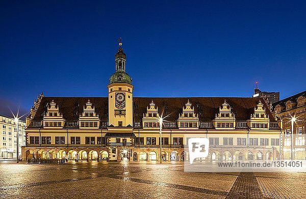 Altes Rathaus  Stadtgeschichtliches Museum  Marktplatz  Nachtaufnahme  Leipzig  Sachsen  Deutschland  Europa