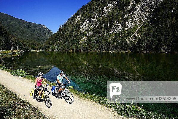 Cyclists on the Mozart Cycle Path at Lake Lödensee  Ruhpolding  Chiemgau  Upper Bavaria