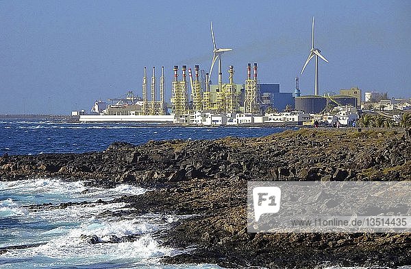 Meerwasser-Entsalzungsanlage von Arrecife Küste bei Teguise Lanzarote Kanarische Inseln Spanien Europa