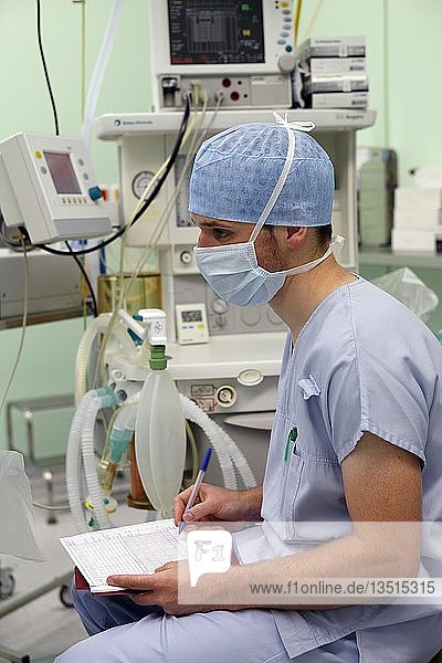 Anästhesist im Operationssaal  Tschechische Republik  Europa