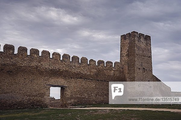 Uneinnehmbare Mauern und Türme der Festung Akkerman oder Festung Weißer Fels  Belgorod-Dnestrowskiy  Oblast Odessa  Ukraine  Europa