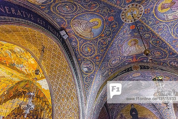 Verzierte Gewölbedecke mit Fresken  Grabkapelle  Kapelle der Heiligen Helena  Heiliges Grab  Jerusalem  Israel  Asien