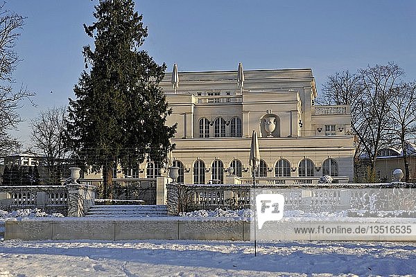 Villa Wunderkind  Wohnsitz des Modedesigners Wolfgang Joop  am Heiliger See  Potsdam  Brandenburg  Deutschland  Europa