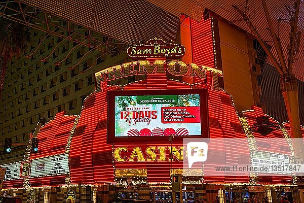 Fremont Casino  Fremont Street Experience im alten Las Vegas  Nachtszene  Innenstadt  Las Vegas  Nevada  USA  Nordamerika